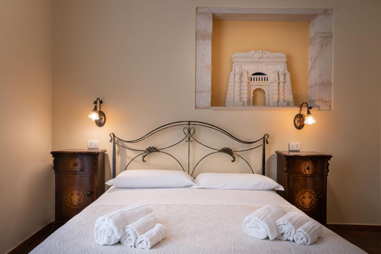 Ares Rooms Ortigia Syrakusa Exteriör bild