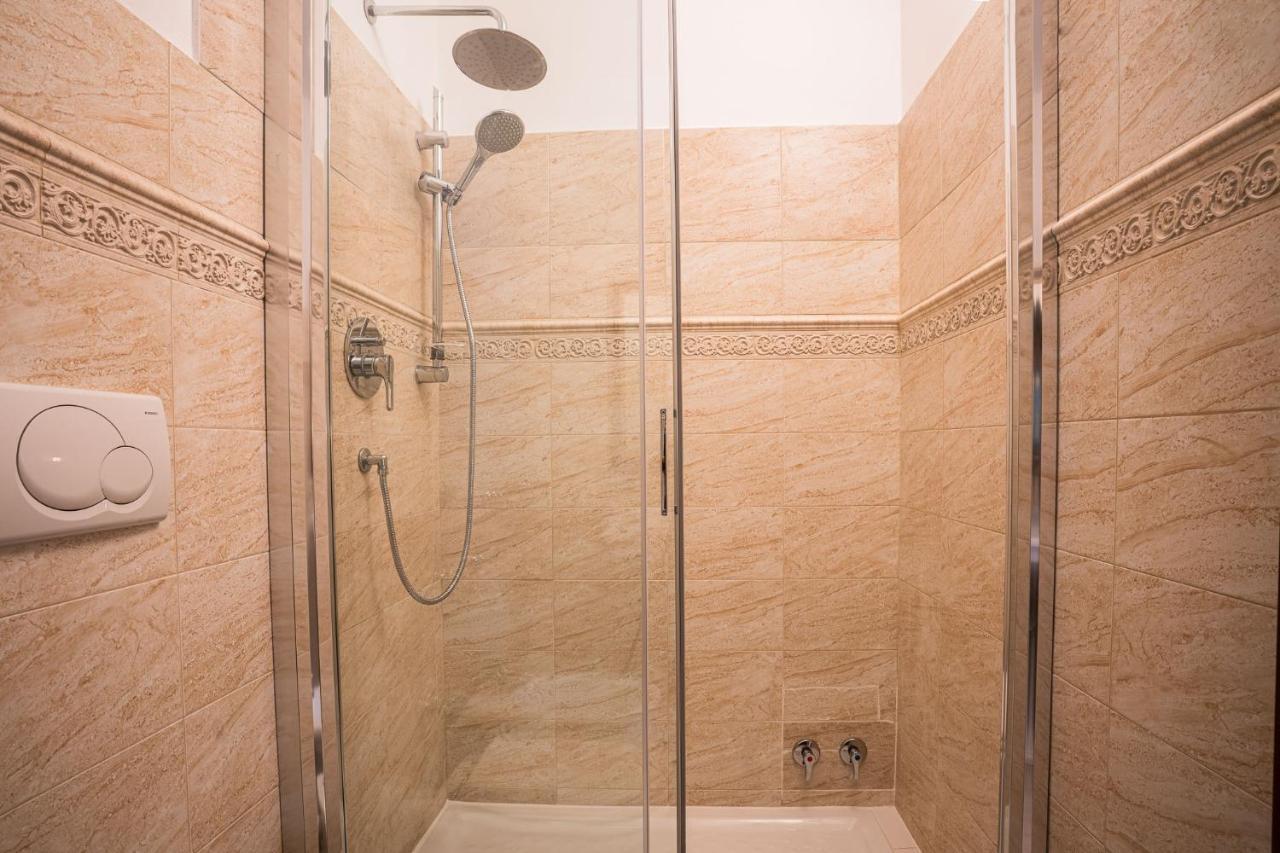 Ares Rooms Ortigia Syrakusa Exteriör bild