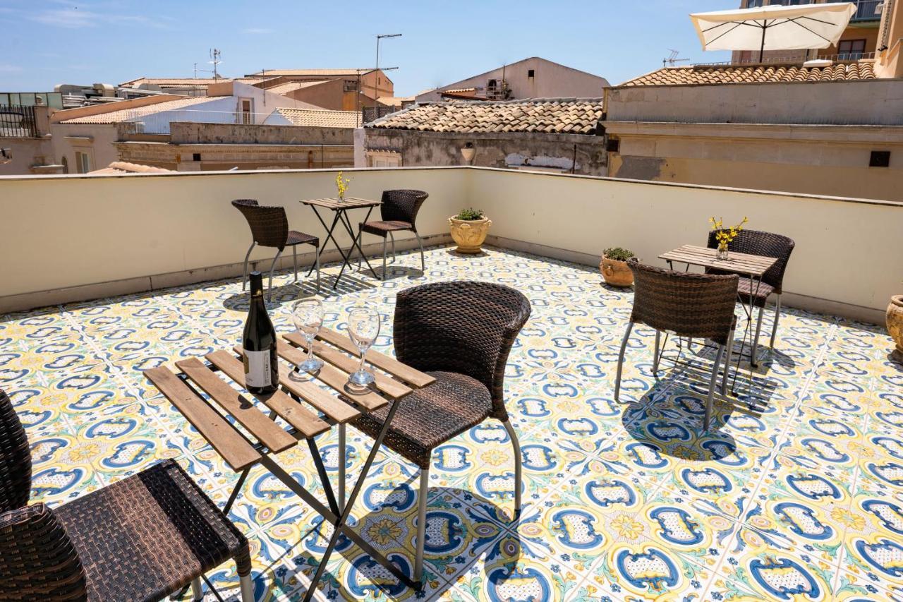 Ares Rooms Ortigia Syrakusa Exteriör bild