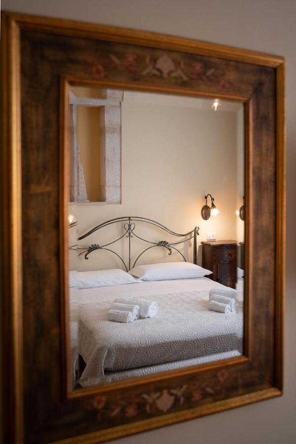 Ares Rooms Ortigia Syrakusa Exteriör bild
