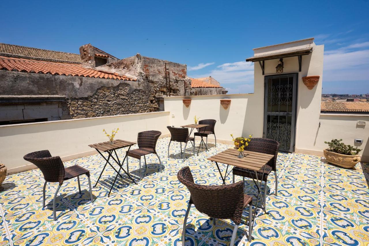 Ares Rooms Ortigia Syrakusa Exteriör bild