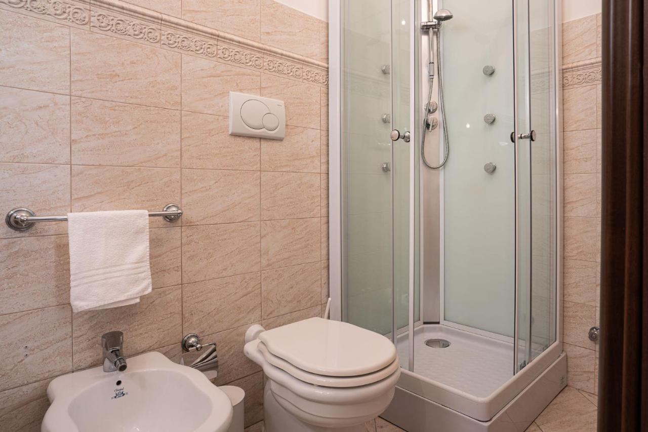 Ares Rooms Ortigia Syrakusa Exteriör bild